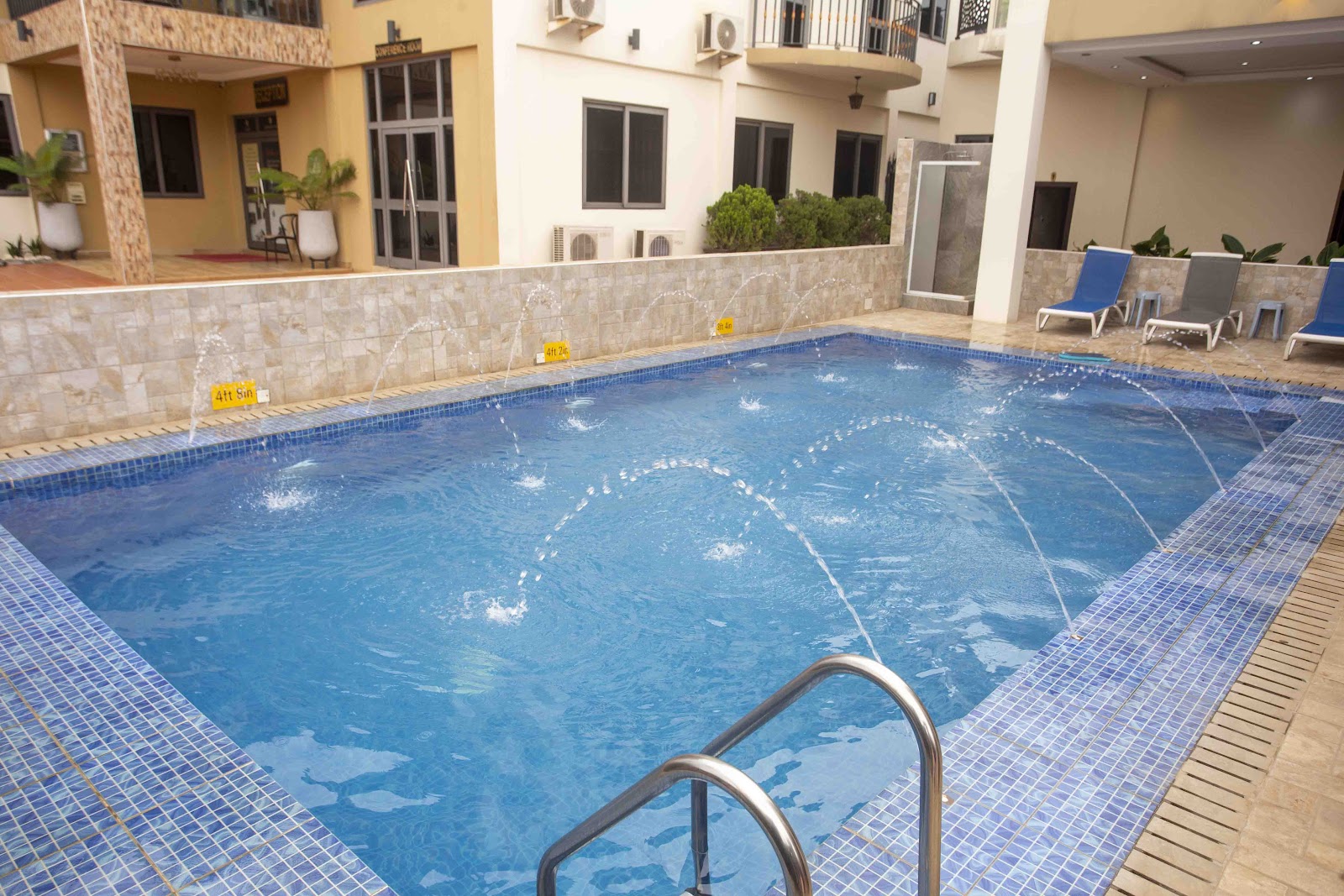 Parkview Hotel Luxury Lobby